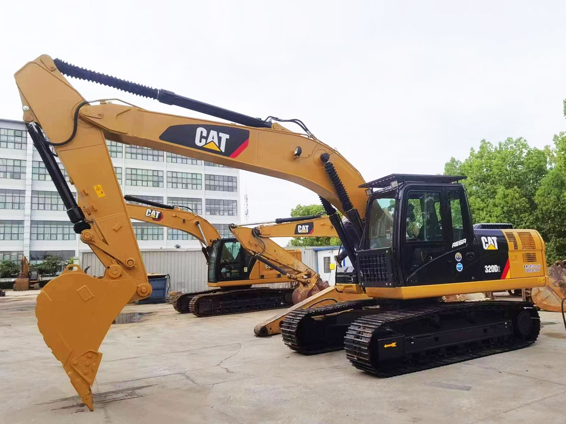 CAT 320D